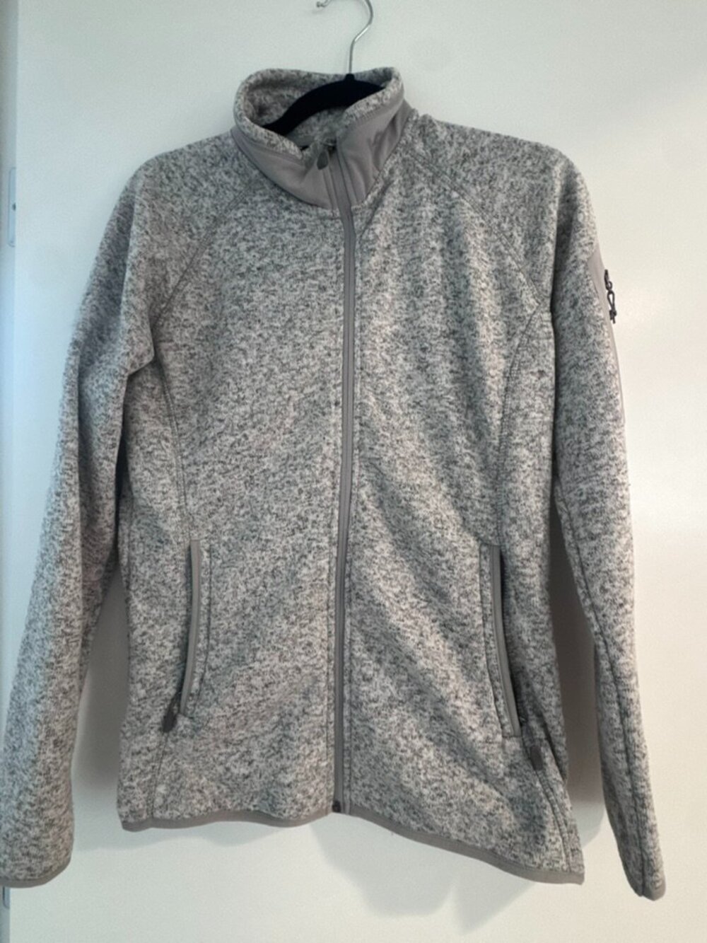 Fossa Netflix Womens Gray Sweater Never Worn  Size Small